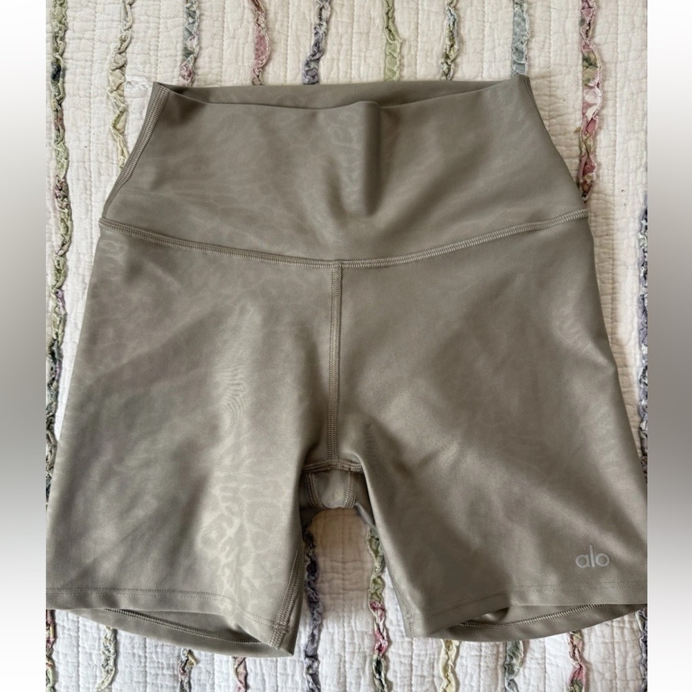 Alo Women's XS High-Waist Biker Shorts, Cheetah Print